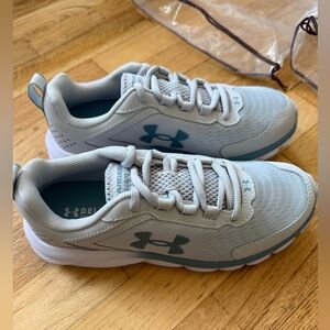 Women’s Under Armour Charged Assert 10 GREY/BLUE SIZE 7